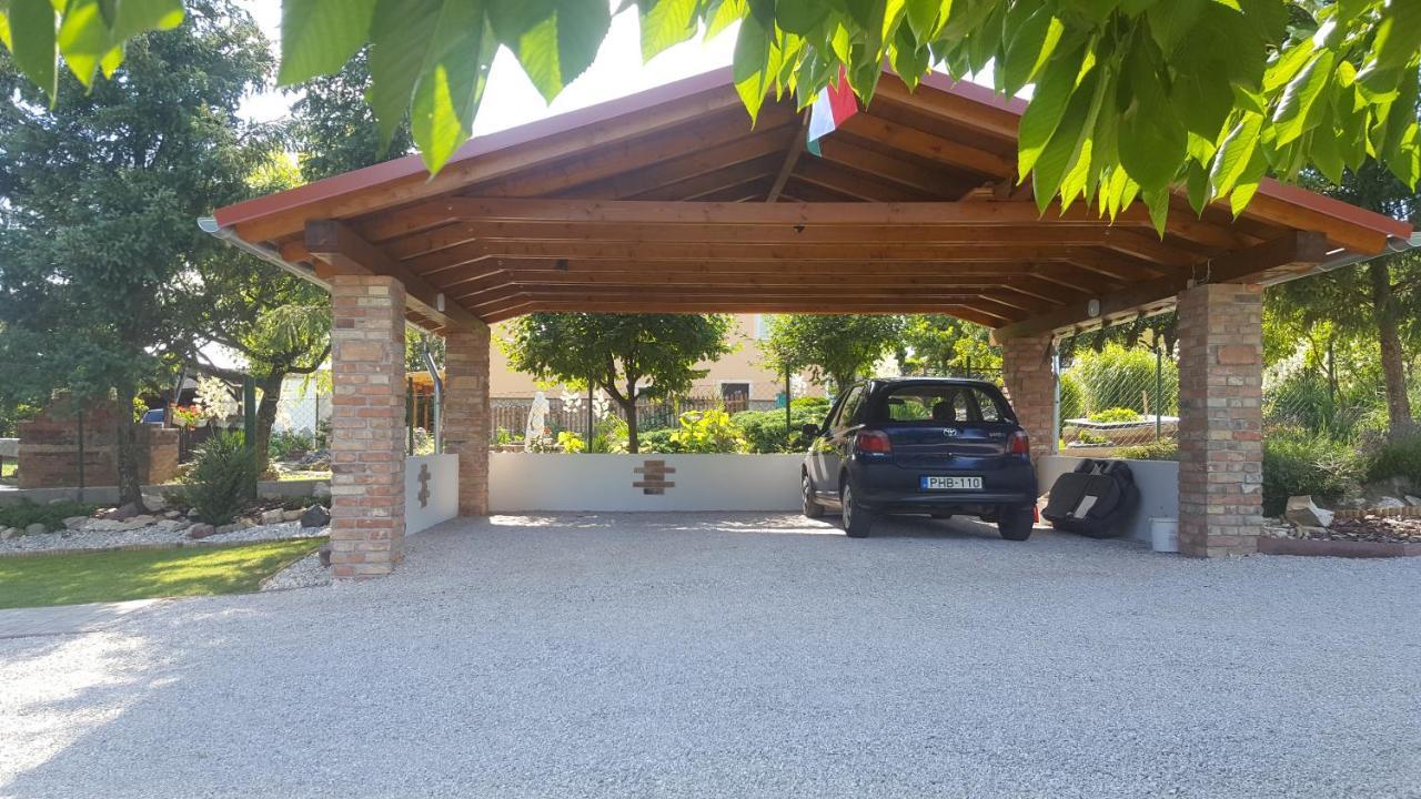 Gyoengyvirag Apartman Keszthely Exteriör bild