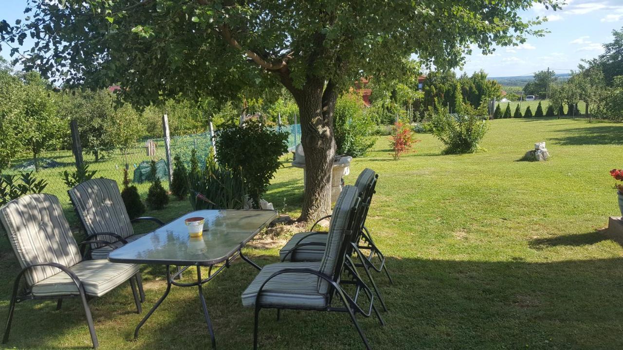 Gyoengyvirag Apartman Keszthely Exteriör bild