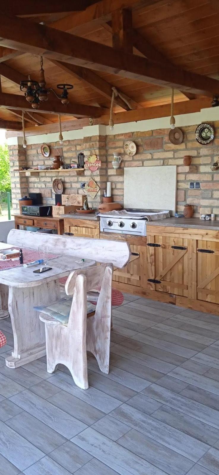 Gyoengyvirag Apartman Keszthely Exteriör bild