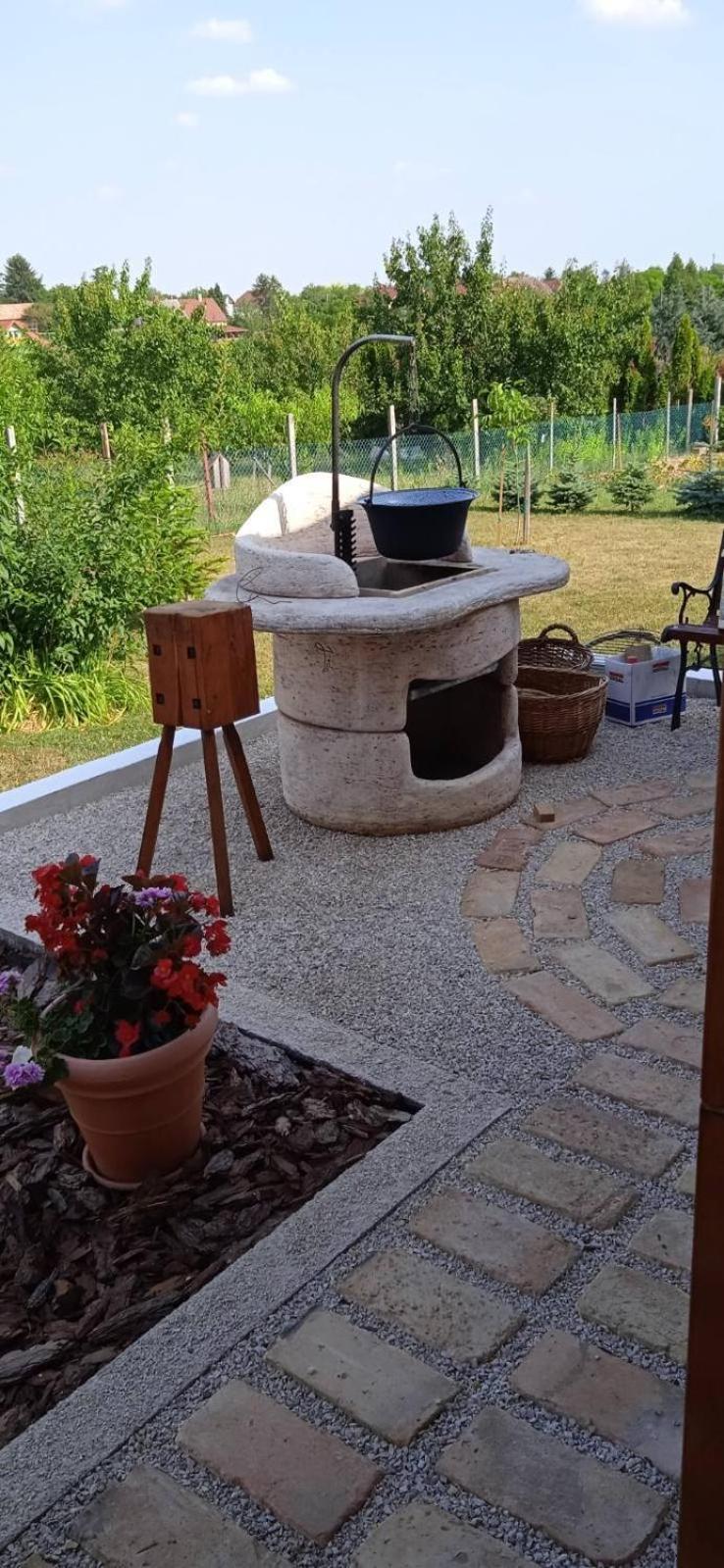 Gyoengyvirag Apartman Keszthely Exteriör bild